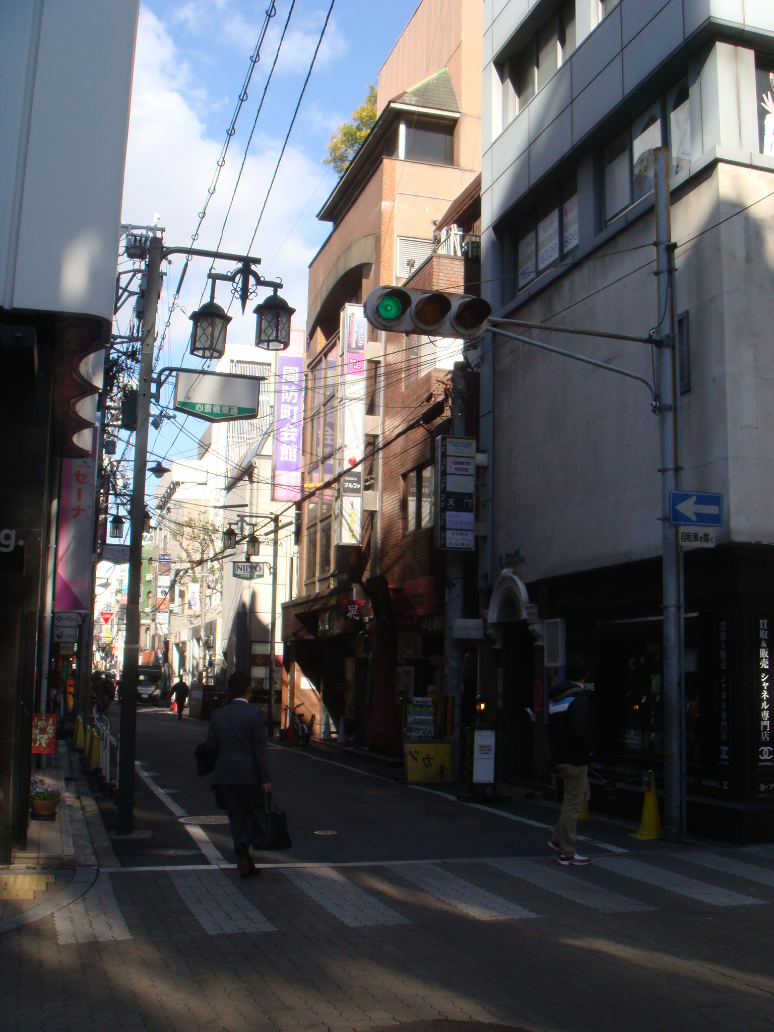大阪心斎橋のエルンテ整体 アクセス ヨーロッパ通り(周防町通り) ファミリーマート